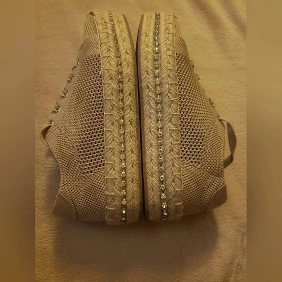 Women's Chelsea & Violet Platform Sneakers - Picture 3 of 7